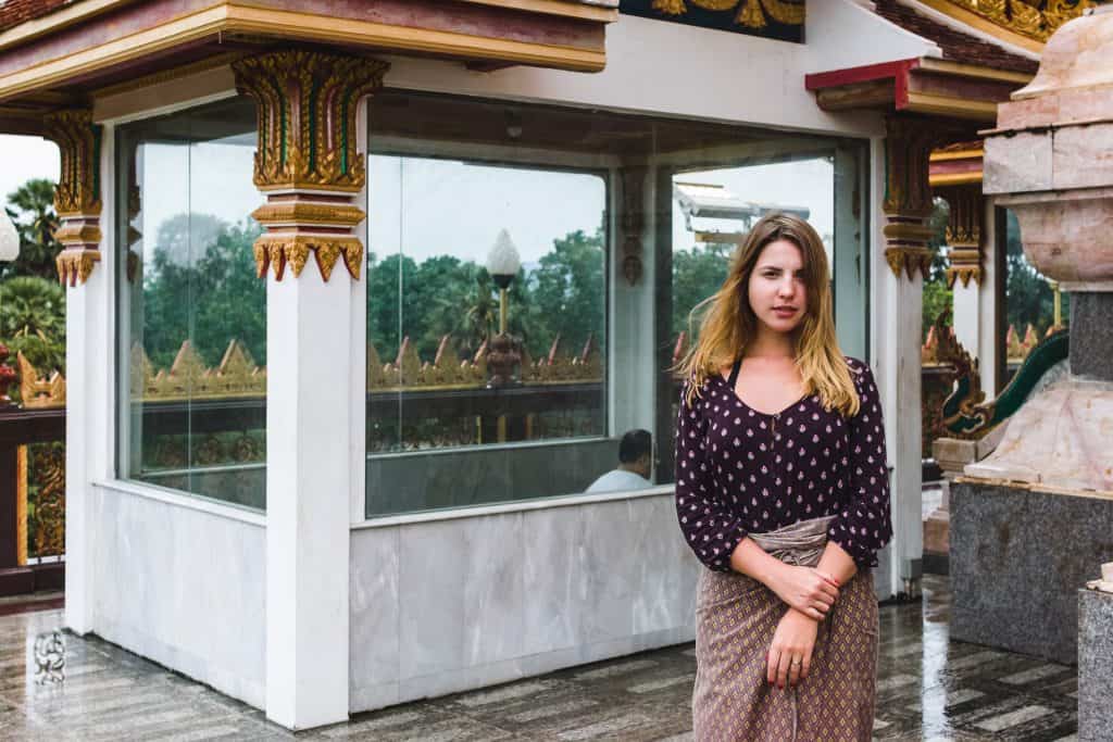 bedekte kleding Vrouw met bedekte kleding in Phuket, Thailand