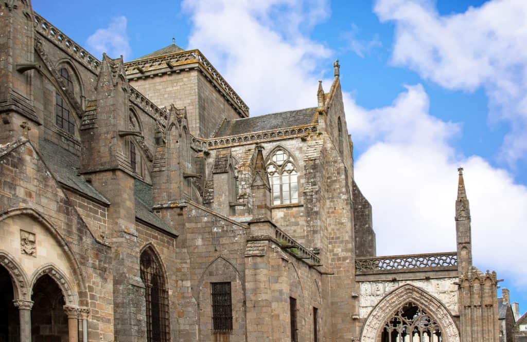 kerk middeleeuwen frankrijk Kerk in de middeleeuwen