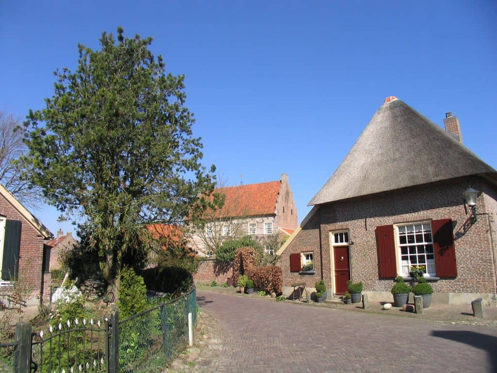 oude huizen boerderijen bronkhorst Oude huizen en boerderijen in Bronkhorst