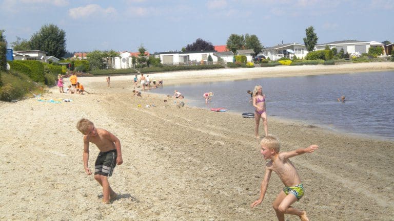 recreatieplas bij camping tien heugten Recreatieplas bij Camping De Tien Heugten