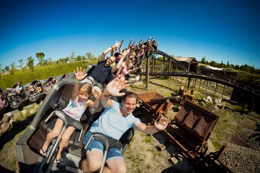 aan boord achtbaan tweestryd wildlands adventure zoo emmen Aan boord van de achtbaan Tweestryd in Wildlands Adventure Zoo Emmen