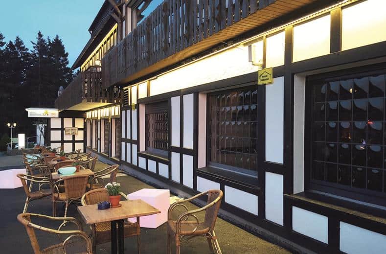 buitenterras der schone asten resort winterberg Buitenterras van Der Schöne Asten Resort Winterberg