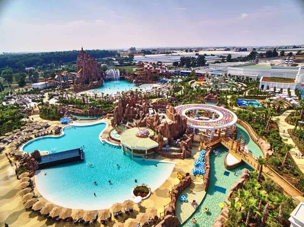waterpark en pretpark van the land of legends kingdom hotel Waterpark en pretpark van The Land of Legends Kingdom Hotel